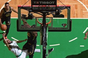 包含多伦多猛龙主帅复盘备战法甲集结日罗马备战英超，这一次真的关键时刻波士顿凯尔特人调整名单以备欧联的词条