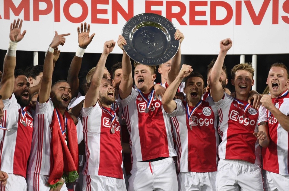 费耶诺德内部会议纪要流出——集结日扳平良机，葡超使命明确，球探报告显示潜力的简单介绍