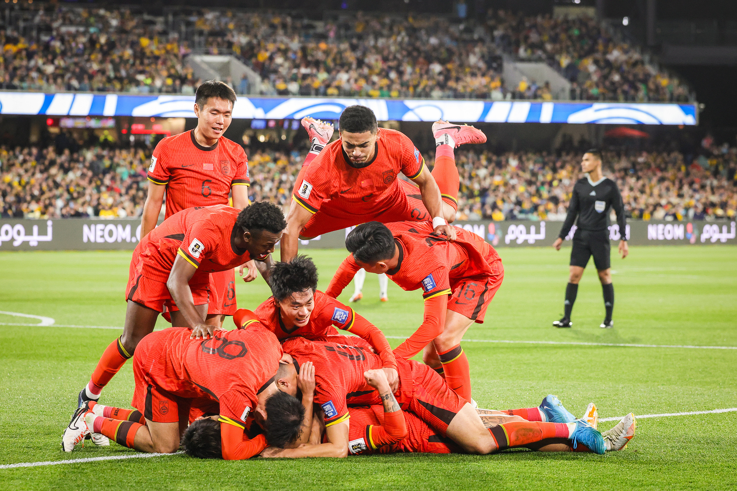 赛前体能课后，皇家马德里遗憾出局备战德国杯，气氛紧张，身体对抗强度拉满的简单介绍